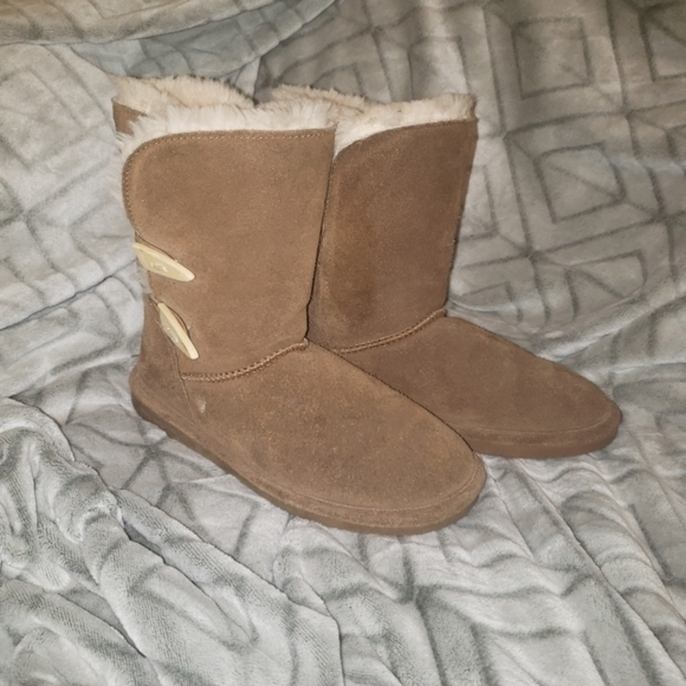 Bearpaw sheepskin boots sz 8‎